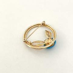 Vintage Gold Tone Blue Sleeping Beauty Glass Cabochon Filigree Round Brooch Pin