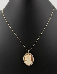 Vintage Shell Cameo Necklace Sterling Silver Vermeil Italy 20” Snake Chain