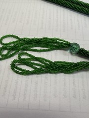 VTG 1920’S STYLE FLAPPER NECKLACE w-green GLASS MICRO BEADS LARIAT-TASSELS 45″
