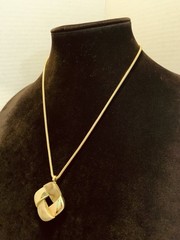 TRIFARI Signed Peach & Gold Set Pendant 20” Necklace & Earrings Vintage 60’s