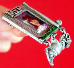 VTG c1980’s DANECRAFT MVP BASEBALL PHOTO FRAME DANGLE CHARM PEWTER BROOCH PIN