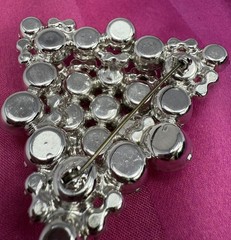Dazzling Huge Juliana, D & E Sparkly Clear Rhinestones Brooch