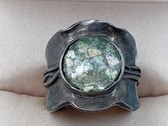 ISRAEL Made Sterling Silver S.8 Roman Glass Artisan Ring: 8 grams