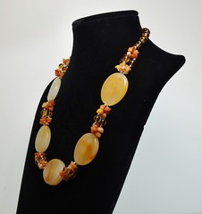 CARAMEL & COGNAC QUALITY NECKLACE, Chunky Agate, Glass, Plastic & Metal, 24″ L