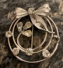 Vintage Sorrento 1.5” Sterling Spun Silver 925 Filigree round bow & rhinestone