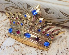 Vintage WONDERS 2004 Masters of Florence Medici Rhinestone Crown Pin ~ Estate