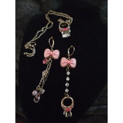 Vintage Betsey Johnson “Diamond ring” mismatched set.