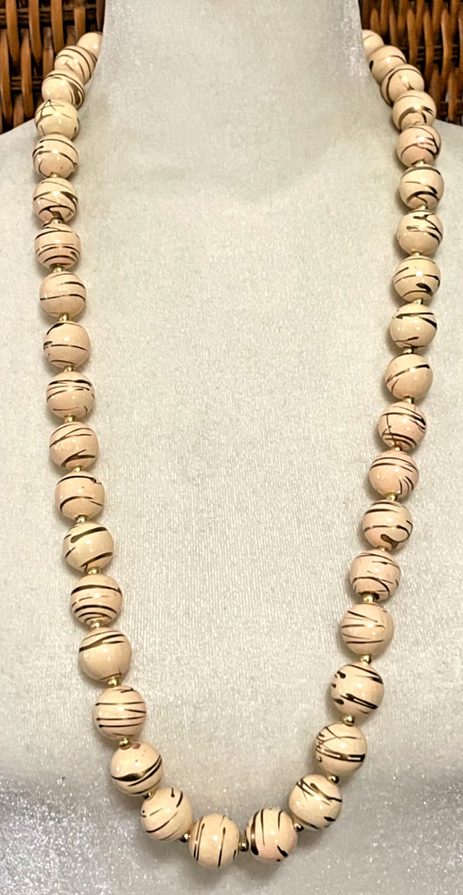 Vintage Peach and Gold Beaded Necklace