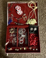 VINTAGE & MODERN JEWELRY- ESTATE FIND- 6 Necklaces 15 Pairs Of Earrings 2 Pins!