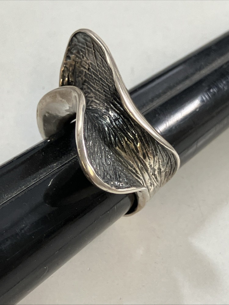 Brutalist Contemporary Sterling Silver Flowing Wave Silhouette Ring Size 10