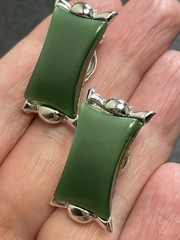 Vintage Pat Pend. Signed Green Thermoset 1.2” Retro Silver Tone Clip Earrings