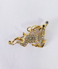 Avante Gold Tone Reindeer w/ Rhinestones Christmas Holiday Pin Brooch