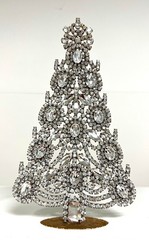 NICE CHRISTMAS TREE WITH MANY STONES SIGNED HUSAR.D POSTAGE WITH FEDEX C-87