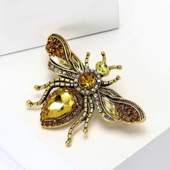 Fashionable Rhinestone Bee Brooch for Women Insect Brooch Dress Suit Pin Acce…