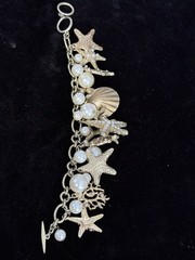 Vintage Mod Retro Sea Shell Starfish Beach Charm Gold Tone Cha Cha Bracelet