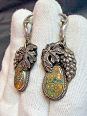Mid Century Art Sterling SIlver Dangle Earrings Orbicular Jasper Grapevine Lever
