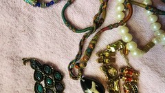 lot of vintage jewelry mixed