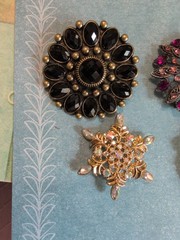 4 Vintage Brooch Lot. Premier Design, Liz Clairborne, Coro And An Unsigned…