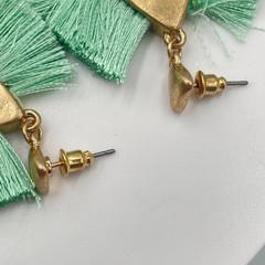 VTG Retro Influence Gold Tone Hammered Diamond Tassel Fringe Earrings Mint Green