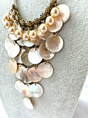 Gorgeous Waterfall statement polished shell pink pearly necklace gold abalone