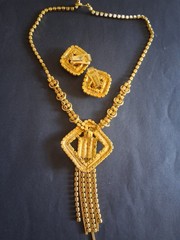 Hobe white glass necklace & earrings set