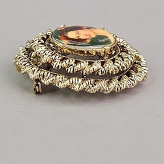 Vintage Cameo Brooch Pendant Lady Portrait Oval Gold Tone Textured Domed 1.5″