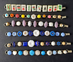 Vintage Button Bracelet Blue White Glass & Plastic on Metal Base 6 1/2″