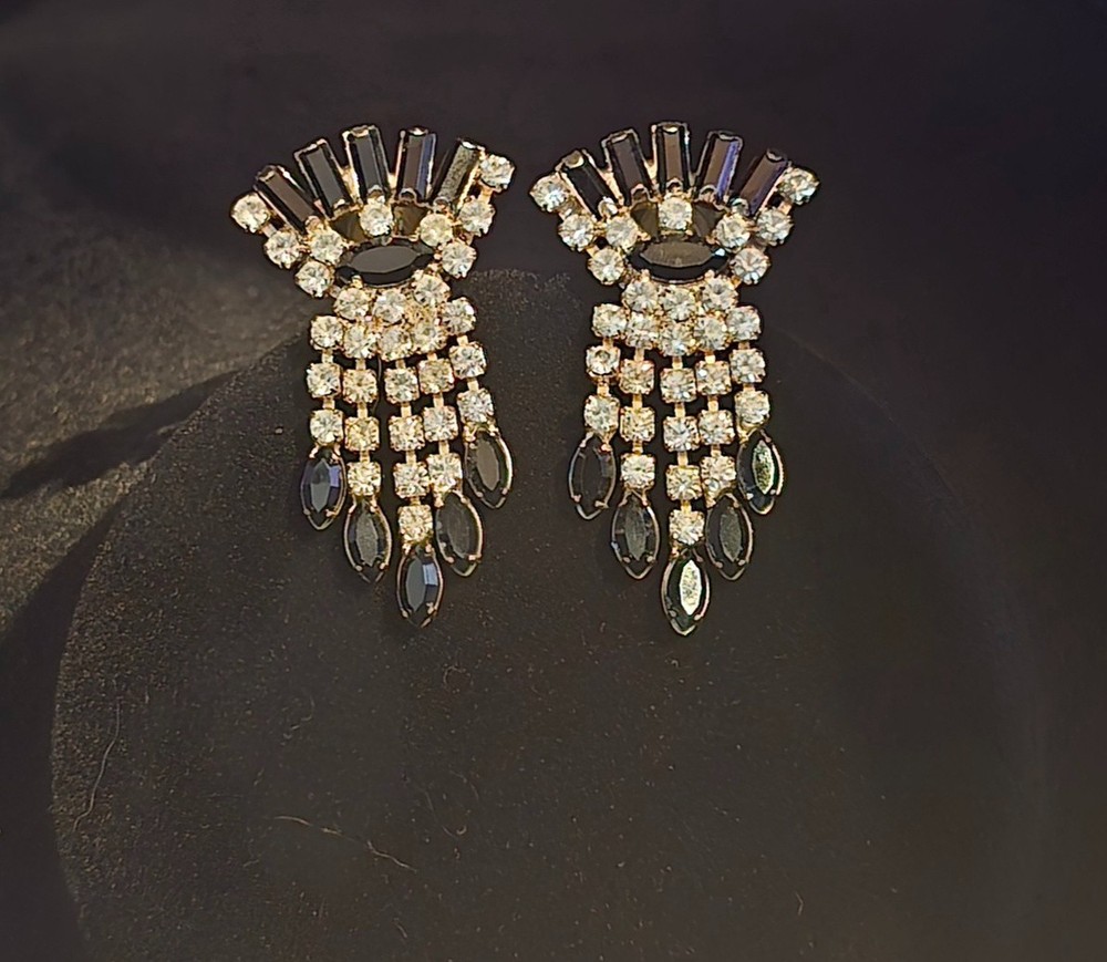 Beautiful Vintage Silver Tone Black Stone and Rhinestone Drop Pierced Earrings