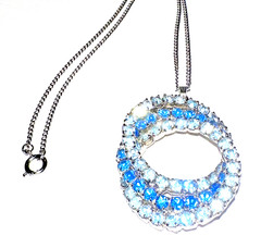 STUNNING Vintage Blue Rhinestone Swirl Pendant Necklace Silver Tone 15″