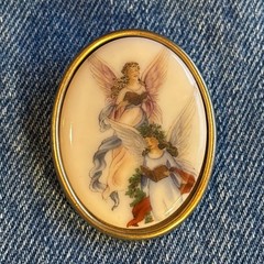 Oval Porcelain Pin Brooch Of 2 Beautiful Angels Large 2″ EUC