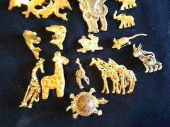 Vintage Lot of 14 Animals Brooches / 1 Clip Earrings (2621)