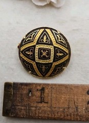 Vintage Damascene Black Gold Medalion Brooch Fleur Dis Lis Trombone Style Clasp