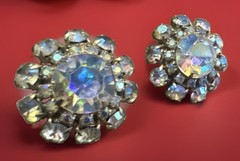 Vintage Estate Jewelry Lot 4 Pairs Clip On Earrings Rhinestone Pearl Blue Retro