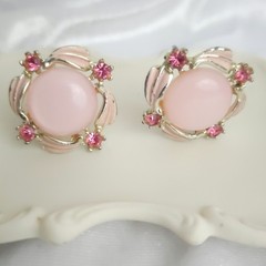 Vtg Pink Thermoset Flower Clip Earrings Rhinestone Gold Tone MCM Ribbon Cabochon