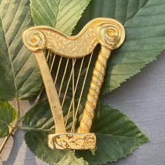 Vintage Brooch Casual Corner Signed Harp Music Lover Gold Plated Estate Jewelry