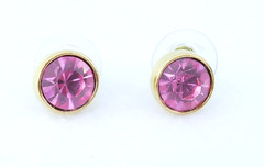 STUNNiNG SWAROVSKi SOLiTAiRE PiNK CRYSTAL GOLD BEZEL PiERCED POST EARRiNGS