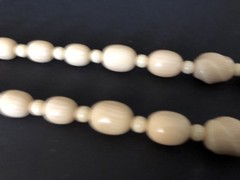 Vintage Graduated Bead Necklace 26″ L , Creamy Beige Light Beige Tan Beaded