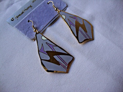 VINTAGE SAMUEL HUANG CLOISONNE RETRO ABSTRACT WHITE LAVENDER & GRAY EARRINGS