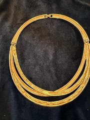 JACKIE COLLINS Gold Tone / Rhinestones Ladies Designer Wide Necklace Chocker BIB