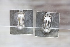 VINTAGE STUDIO ARTISAN STERLING SILVER CLIP EARRINGS 925 HAMMERED EMBOSSED SQUAR