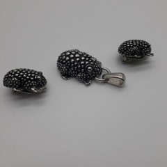 VTG Modernest Hob Nail Silver Alloy Textured Frog Clip-on Earrings & Pendent Set