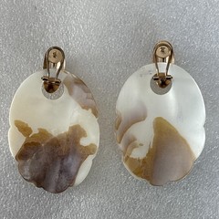 VTG GENUINE MOTHER OF PEARL SHELL GOLD ACCENT 2.75” PETAL DANGLE EARRINGS NEW