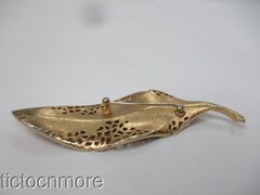 VINTAGE CROWN TRIFARI GOLDEN TRIFARIUM LONG LEAF PIN BROOCH