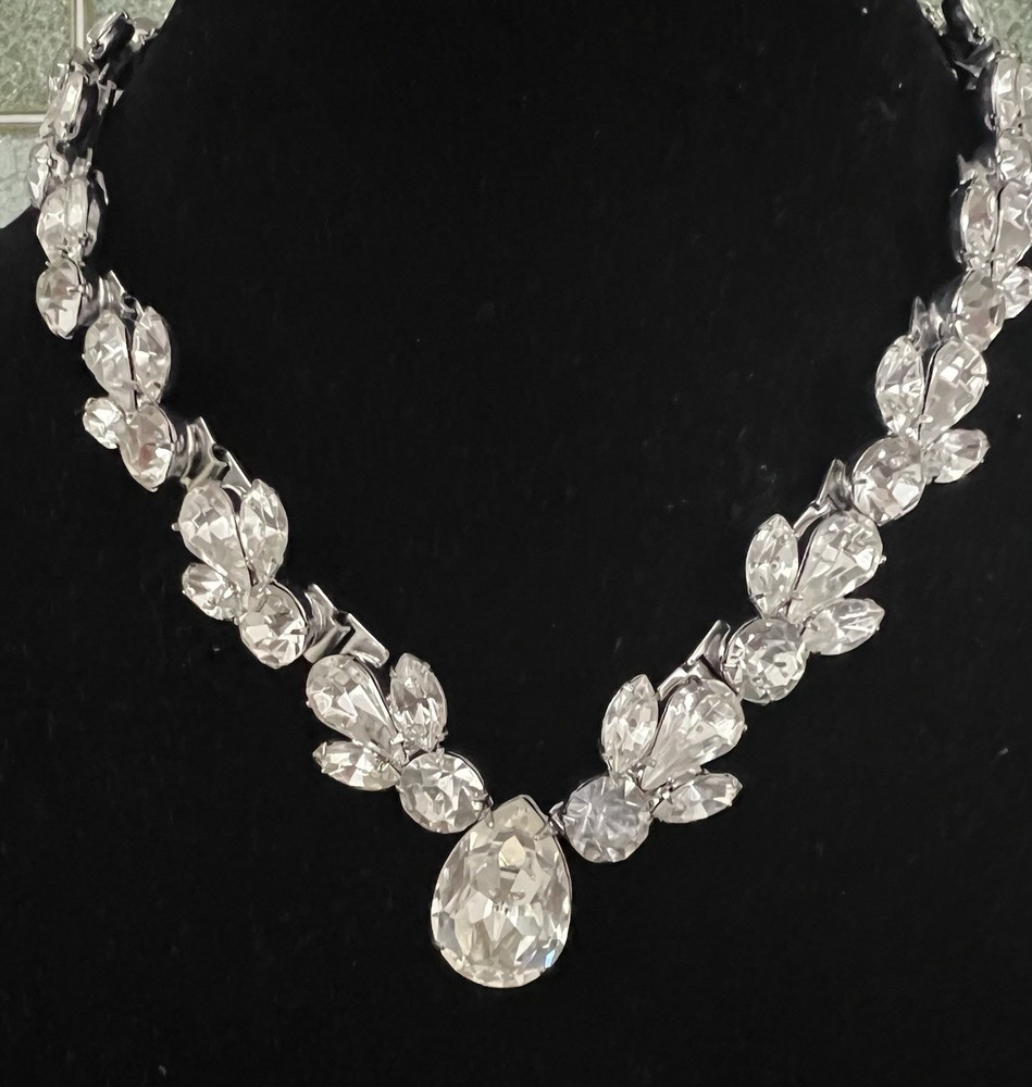 FABULOUS BRIGHT CRYSTALS RHINESTONES NECKLACE BY DESIGNER MARIE FERRA GORGEOUS