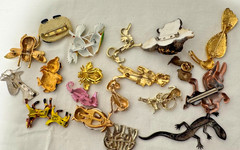 Novelty Vtg Animal Brooch Pin Lot 20 Birds Dogs Horse Insects Rhinestones Lizard