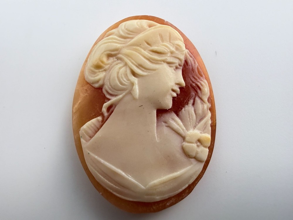 Vintage Loose Hand Carved Shell Cameo Woman w Torch 1 1/8 Inch x 7/8 Inch 5.1g