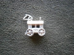 Nuvo Romany Gypsy Caravan Vintage Sterling Silver Bracelet Charm Pendant 2.0g
