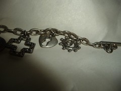 CHARM BRACELET SILVER TONE W 5 CHARMS 7” L #2/23