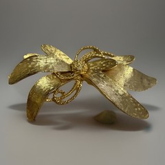 Vintage Signed ART Textured Gold Tone Flower Spray Brooch Pin (#P-19)
