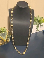 Vintage Clear Faceted Bezel Gold Tone Faux Pearl Classic Elegant Necklace 31″